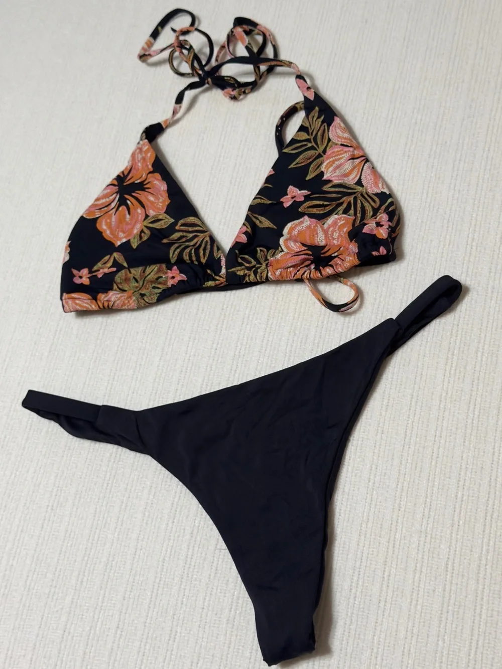 Billabong Bikini / Like New / Small